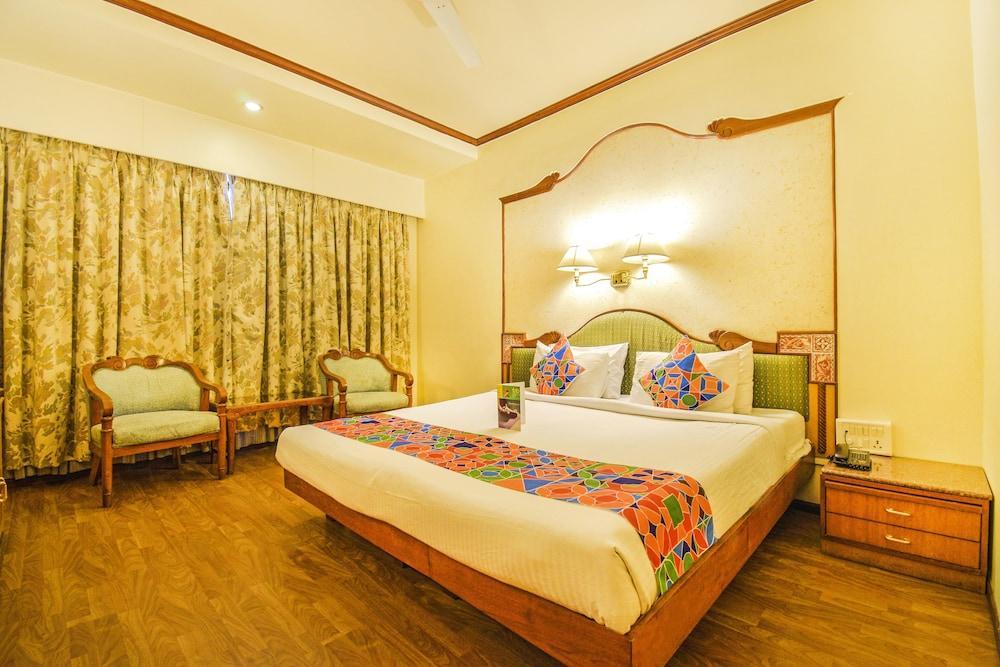פונה The President Hotel Shivajinagar מראה חיצוני תמונה