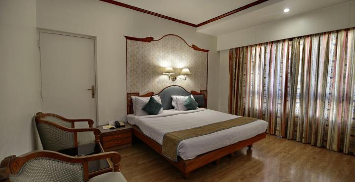 פונה The President Hotel Shivajinagar מראה חיצוני תמונה