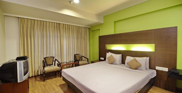 פונה The President Hotel Shivajinagar מראה חיצוני תמונה
