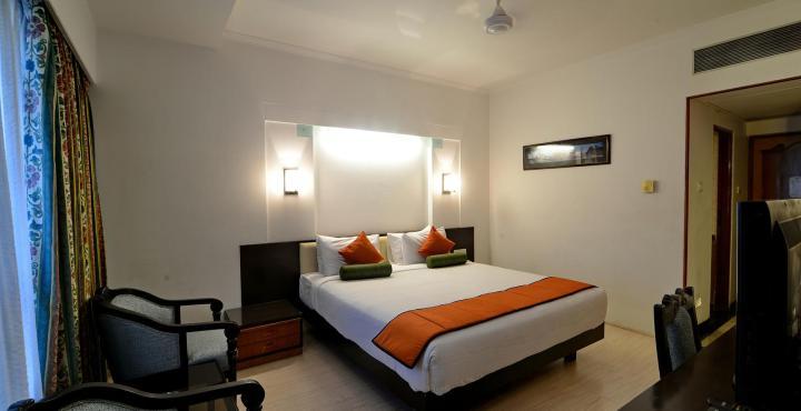 פונה The President Hotel Shivajinagar מראה חיצוני תמונה