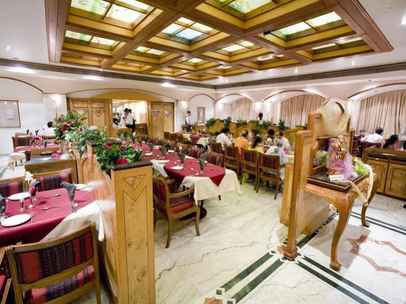 פונה The President Hotel Shivajinagar מראה חיצוני תמונה