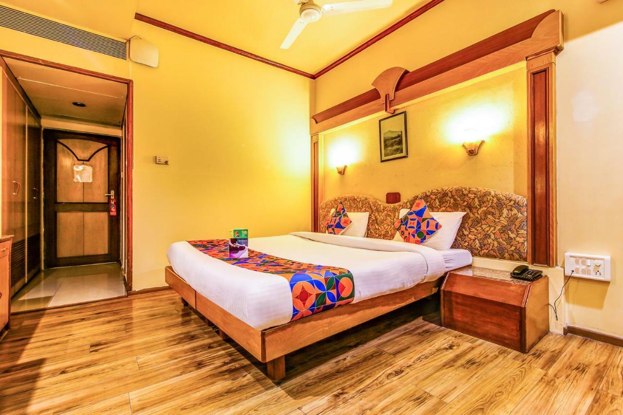 פונה The President Hotel Shivajinagar מראה חיצוני תמונה