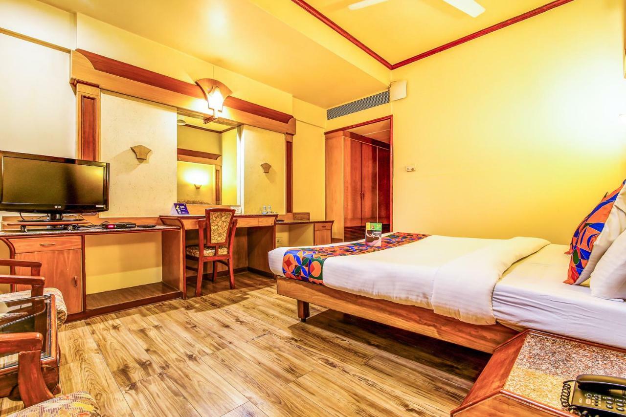 פונה The President Hotel Shivajinagar מראה חיצוני תמונה