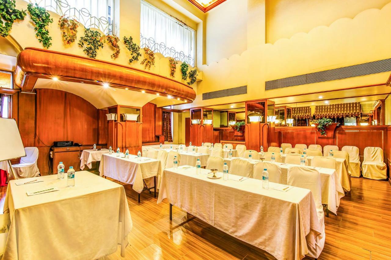 פונה The President Hotel Shivajinagar מראה חיצוני תמונה